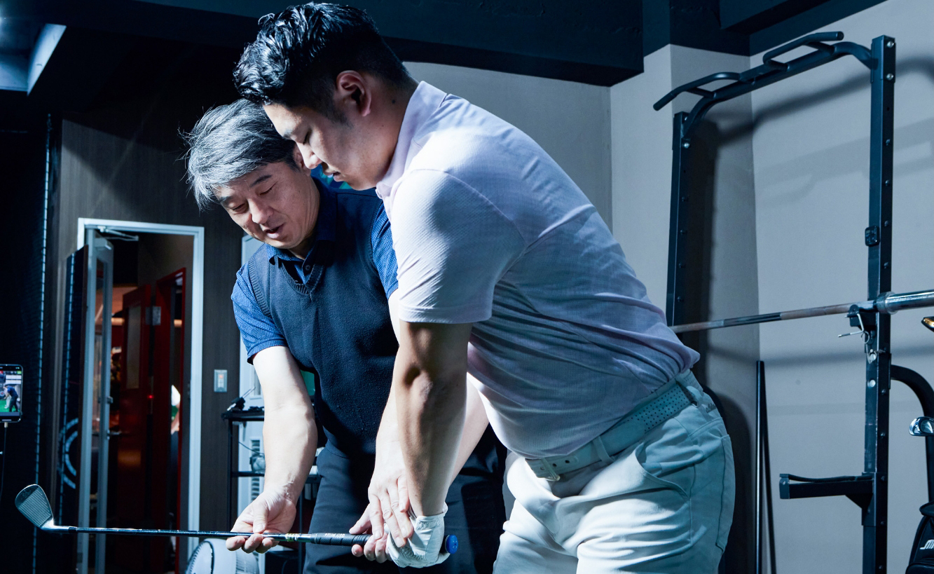 西葛西のインドアゴルフスタジオ4x4 GOLF CLUBのレッスン風景