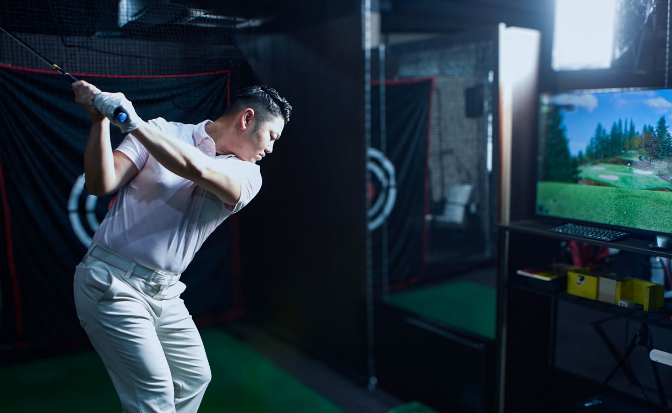 西葛西のインドアゴルフスタジオ4x4 GOLF CLUBの練習風景